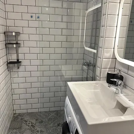 M Loft2 - Center With Gated Free Parking Apartment *