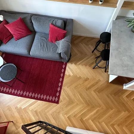 M Loft2 - Center With Gated Free Parking Apartment *