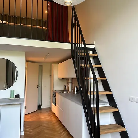 M Loft2 - Center With Gated Free Parking